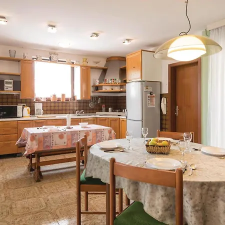 Two-bedroom In Banjole